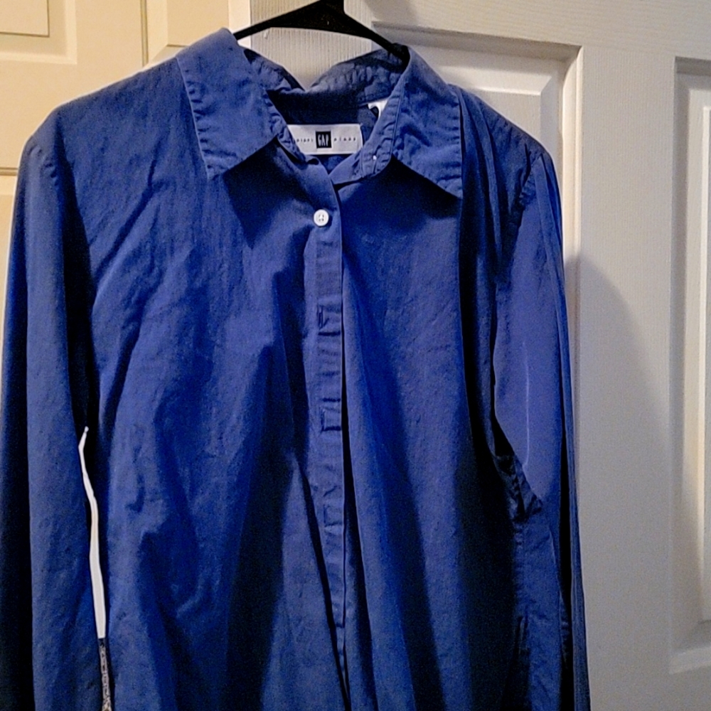 Gap Factory Store womens size medium blue button up
